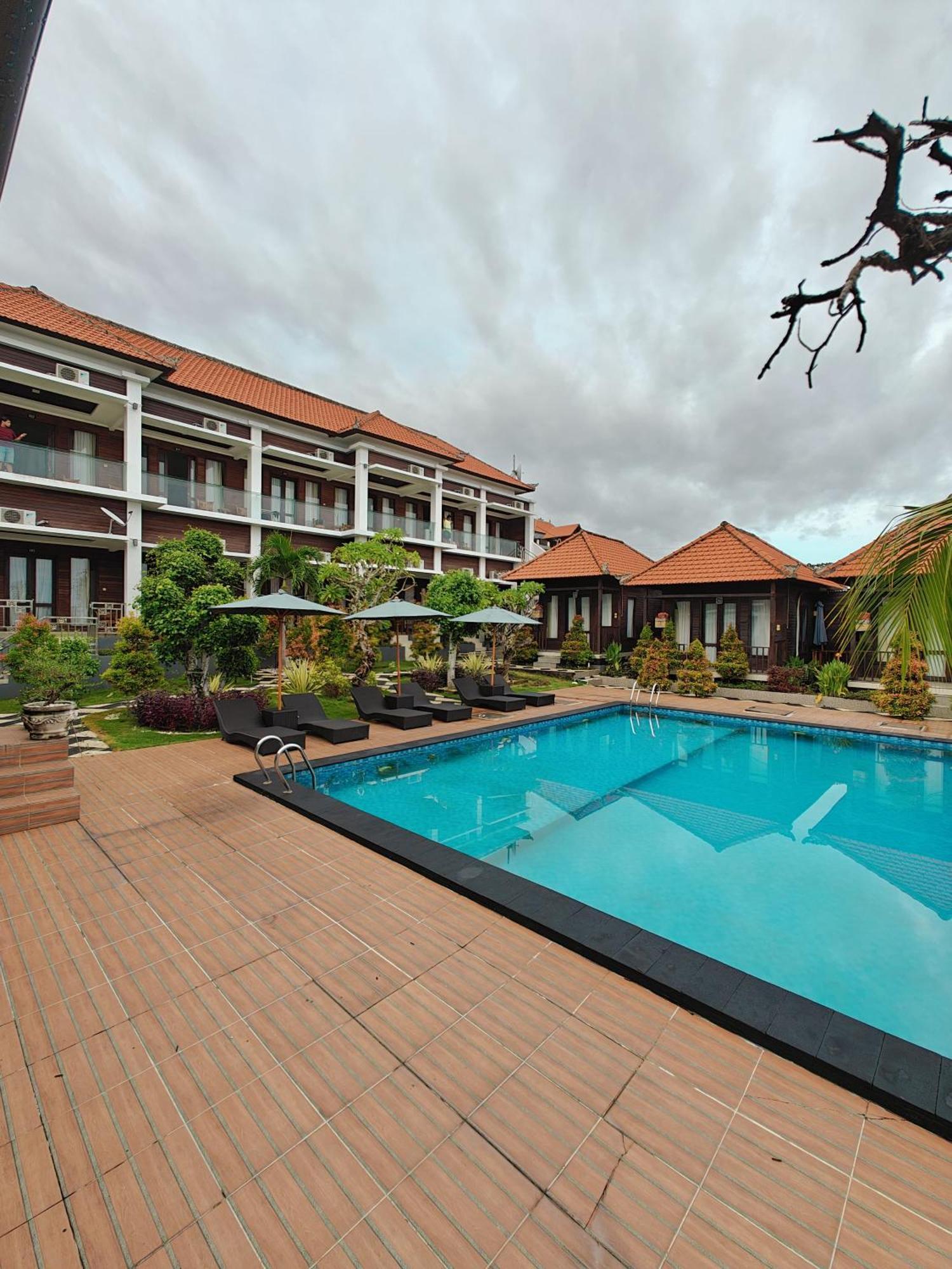 Nusa Sedayu Hotel By Ocean View Batununggul ภายนอก รูปภาพ