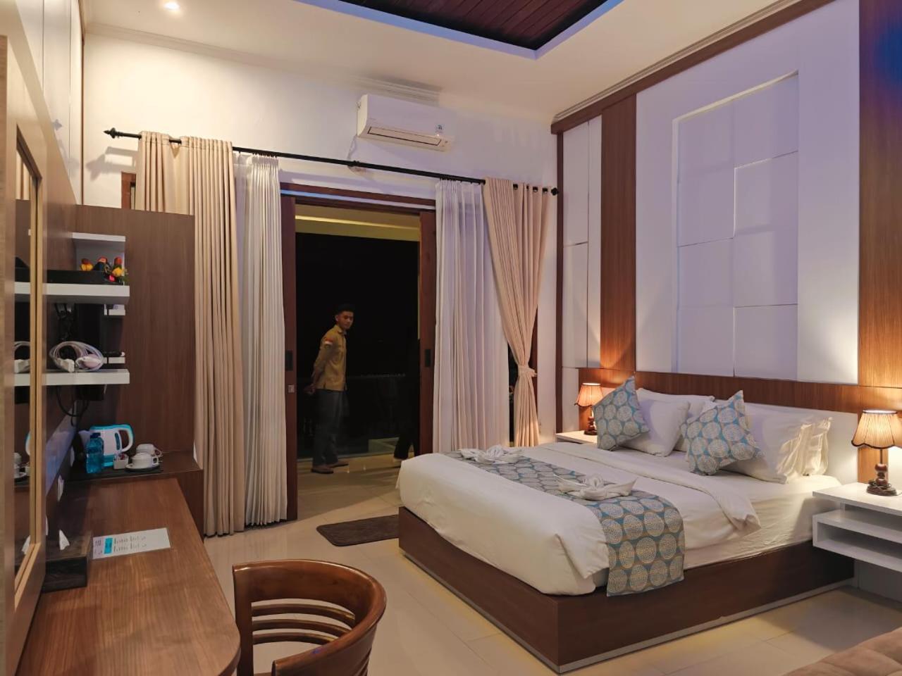 Nusa Sedayu Hotel By Ocean View Batununggul ภายนอก รูปภาพ