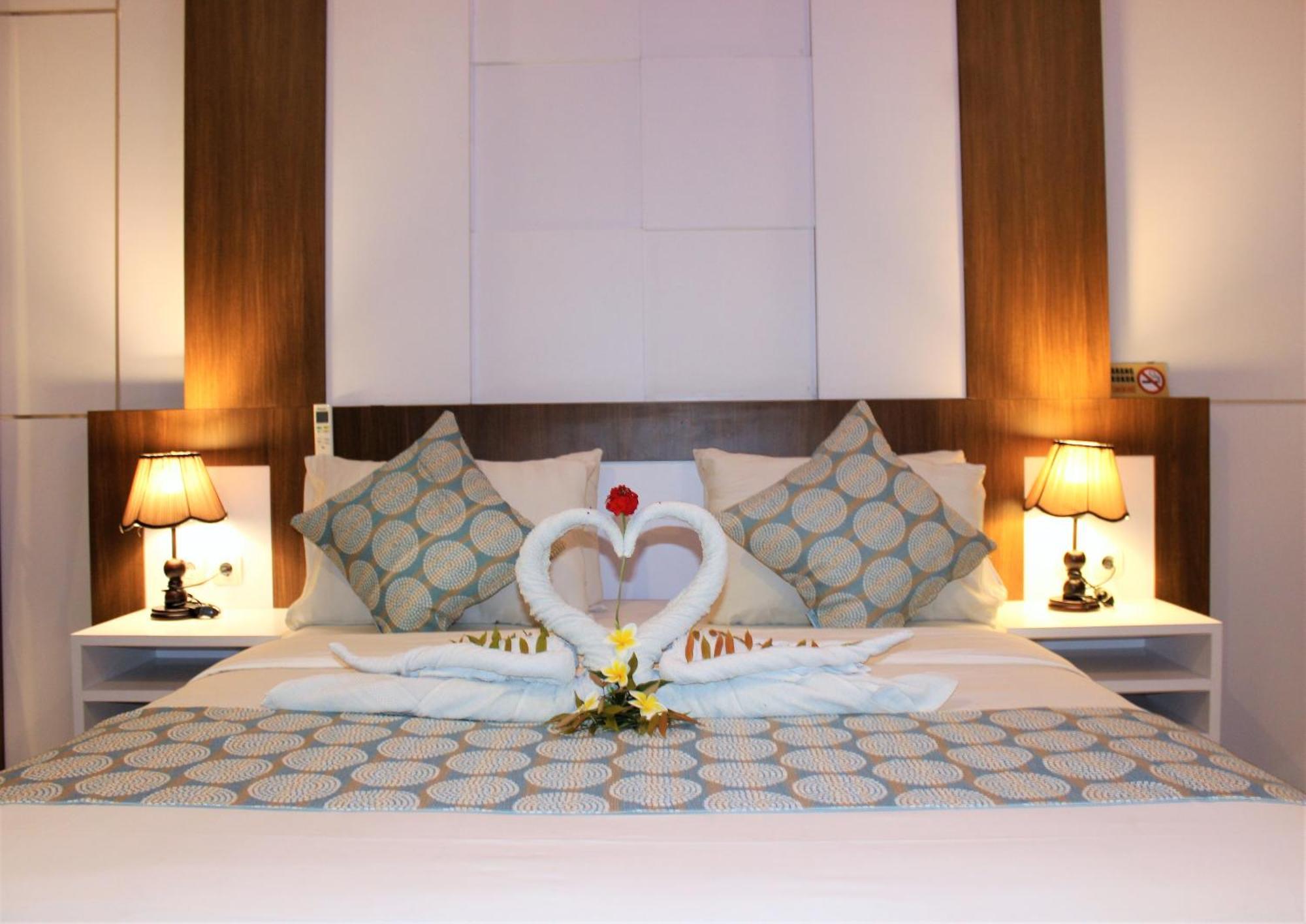 Nusa Sedayu Hotel By Ocean View Batununggul ภายนอก รูปภาพ