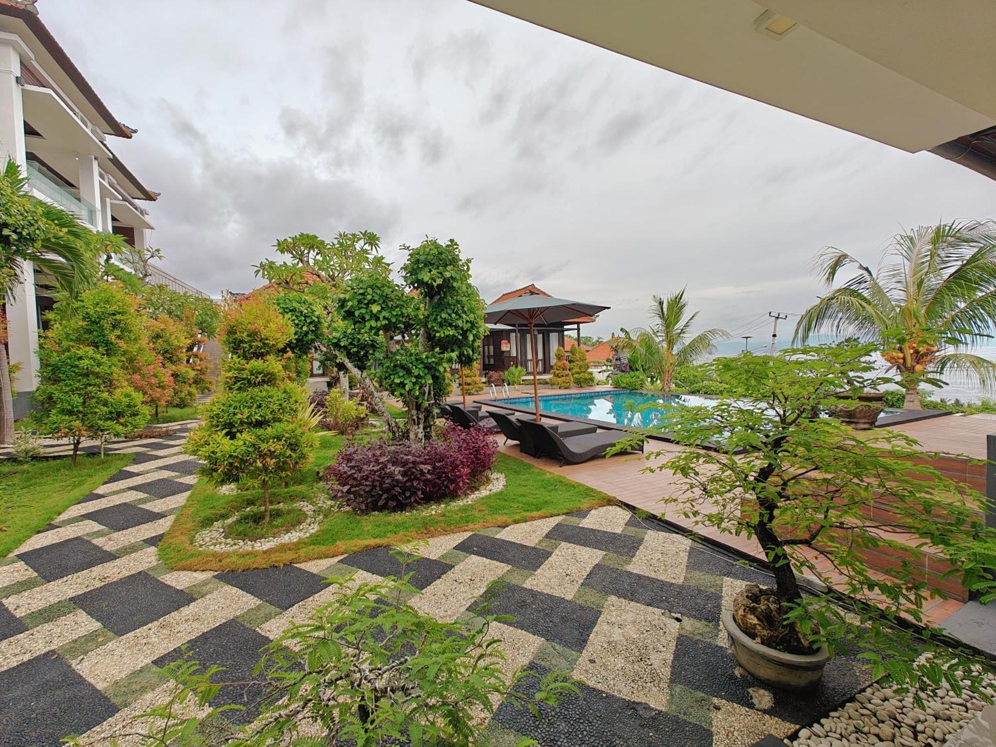 Nusa Sedayu Hotel By Ocean View Batununggul ภายนอก รูปภาพ