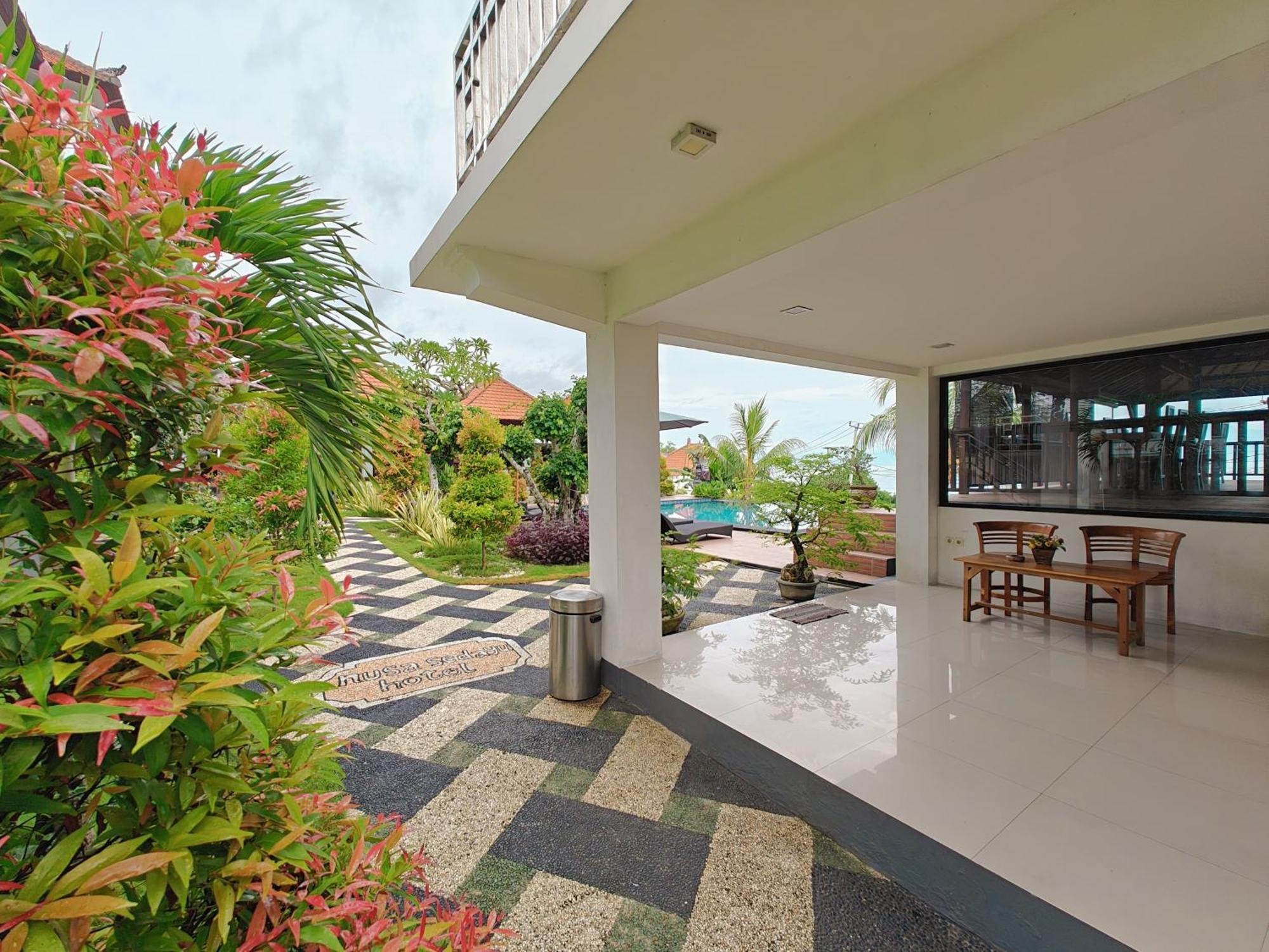 Nusa Sedayu Hotel By Ocean View Batununggul ภายนอก รูปภาพ